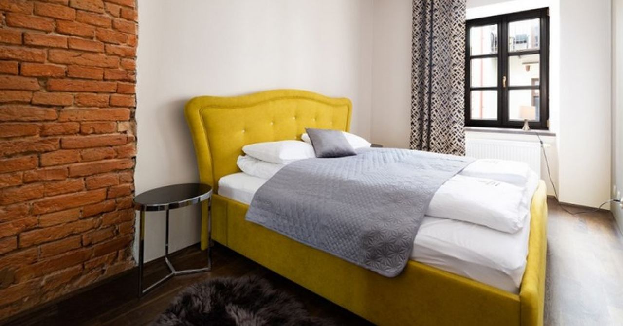 hotelowe-lozka_łóżko-żółte (2)_Easy-Resize.com